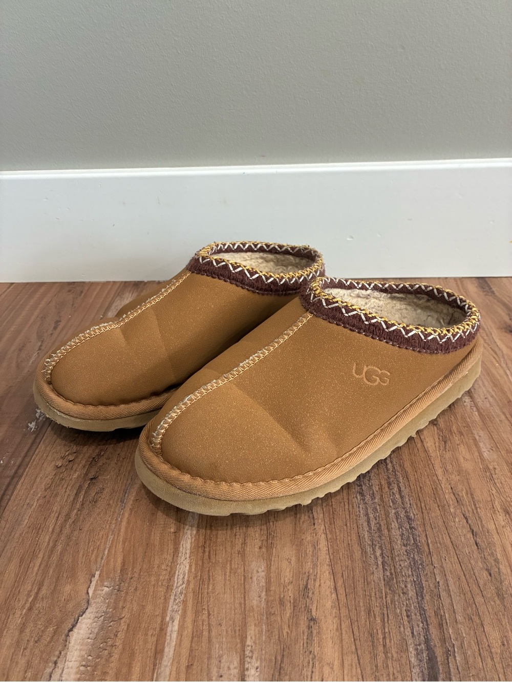 UGG Chestnut Tan Cozy Slip-On Clog Mules Slippers Womens 7 Sherpa Lined Classic
